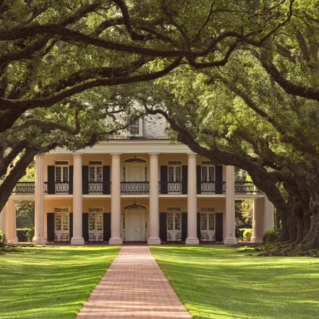 Oak Alley & Laura Plantation Combo Admission & Guided Tour with