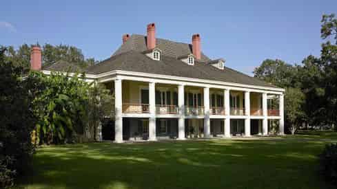Guided Destrehan Plantation & Swamp Boat Combo with Transportation from New Orleans Hotels