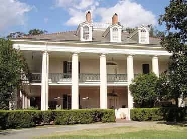 Oak Alley Plantation & Swamp Boat Combo from New Orleans Hotels