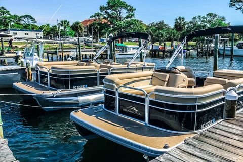 10-12 Passenger Crab Island Pontoon Rental