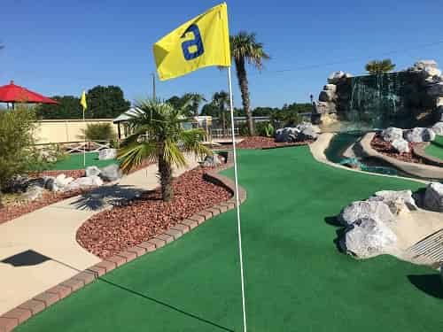 Bananas-Mini-Golf-and-Arcade-Package