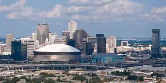 NOLA City & Cemetery Small Group Tour by Mini Bus