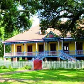 Laura & Oak Alley Plantation Tour with Transportation from New Orleans Hotels