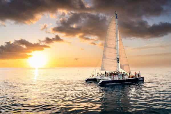 Champagne-Sunset-Sail-by-Sebago-Watersports