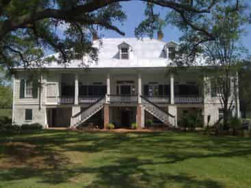 St. Joseph Plantation Tour with Transportation from New Orleans Hotels & B&Bs