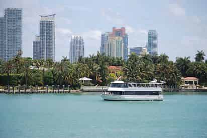 Biscayne Bay Boat Tour & Everglades Airboat Excursion