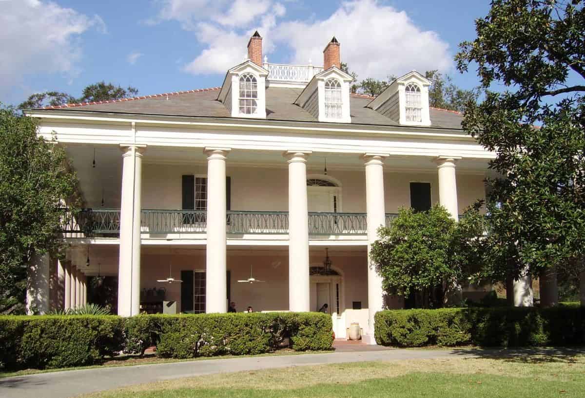 Oak-Alley-and-Whitney-Plantation-Combo-Tour-and-Transportation-with-Crescent-City-Tours