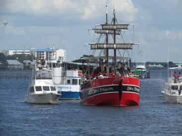 Pirate Battle & Flotilla on the Grand Lagoon