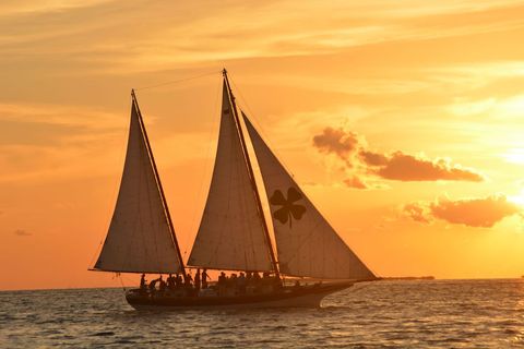 Schooner Champagne Sunset Sail