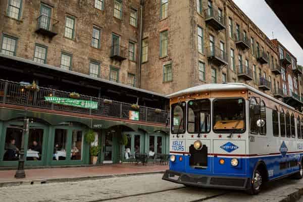 Trolley-Tour-of-Historic-Savannah