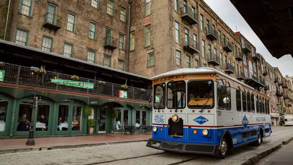 Trolley-Tour-of-Historic-Savannah