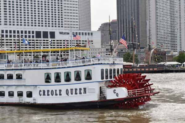 Chalmette-Battlefield-Tour-and-Paddlewheeler-River-Cruise