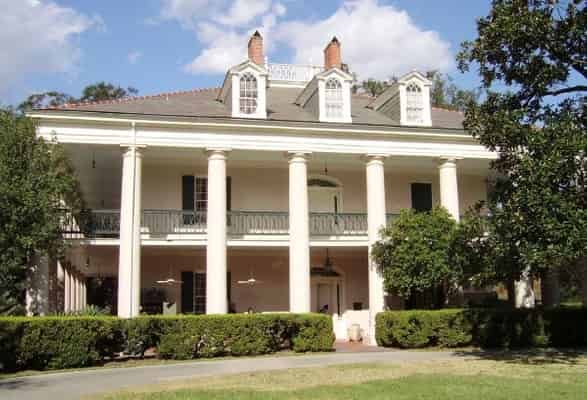 Oak-Alley-Plantation-and-Airboat-Swamp-Tour-Combo