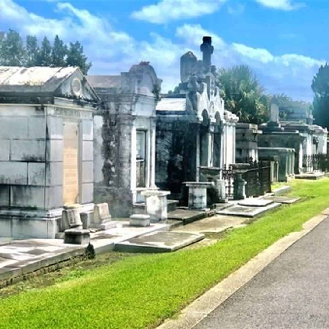 Cities of the Dead Cemetery Tour - TripShock!