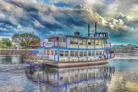 Lunch Cruise on the Barefoot Queen