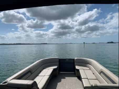 Clearwater-Captained-Pontoon-Boat-Charter