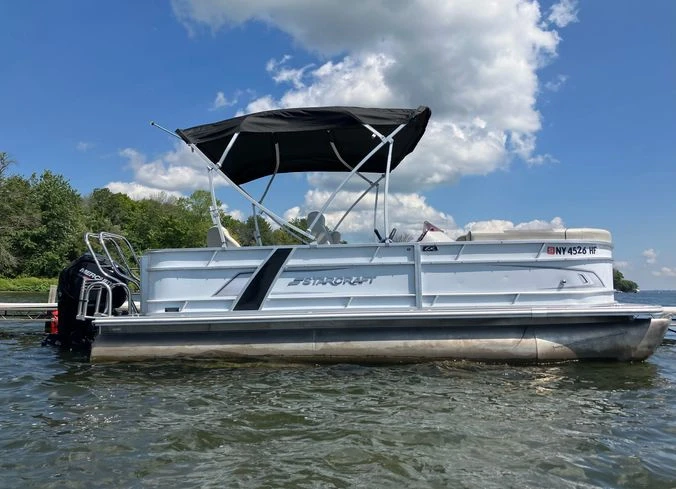 Starcraft EX 20 Pontoon Rental (10 passenger maximum) | Online Booking
