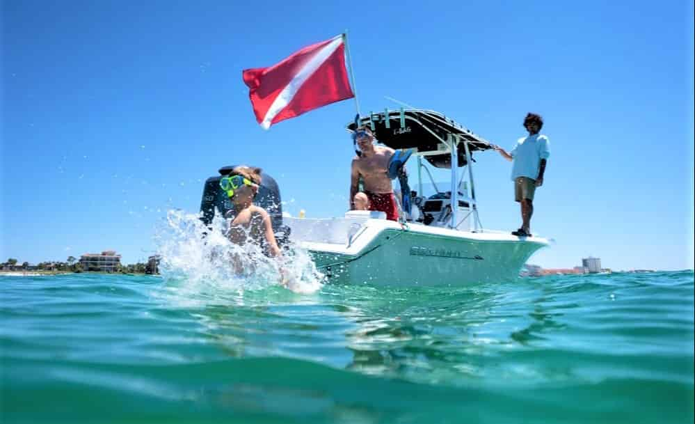 Crab-Island-Dolphin-Cruise-and-Jetty-Snorkeling