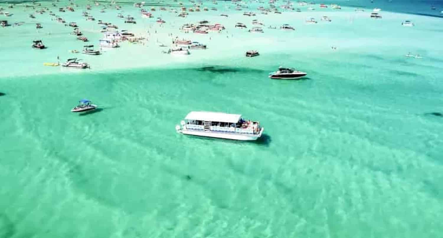 Catamaran-Crab-Island-Cruise