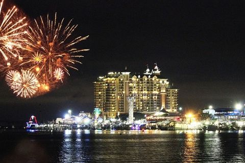 Private Fireworks Cruise in Destin and Fort Walton Beach