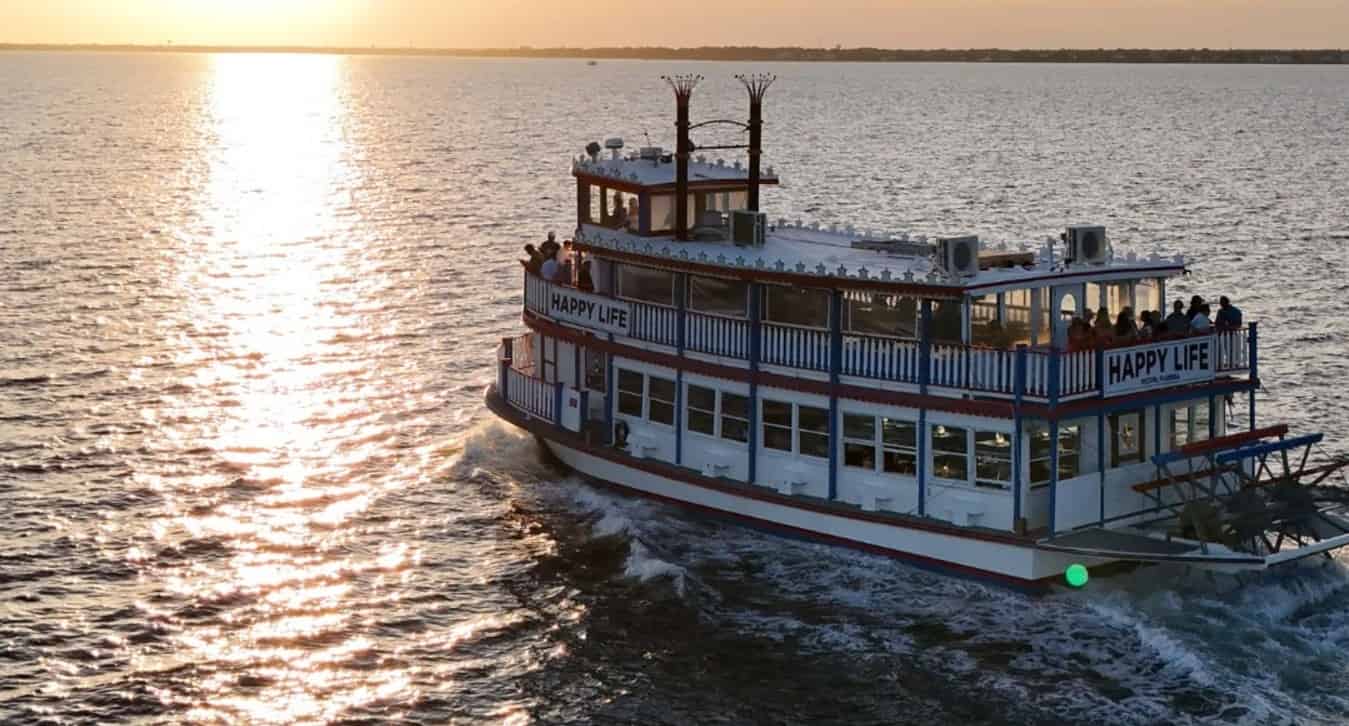 Destin-Murder-Mystery-Dinner-Cruise-Aboard-the-Happy-Life