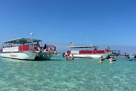 Destin Harbor: Crab Island Catamaran Excursion aboard the Sunventure