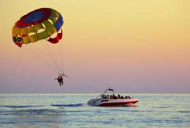 Destin parasailing 10 Fall Break Activities for Family Fun in Destin, FL