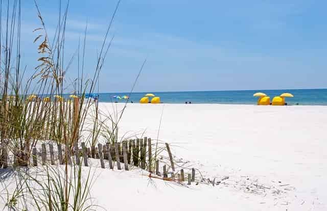 White sand beach in Gulf Shores AL