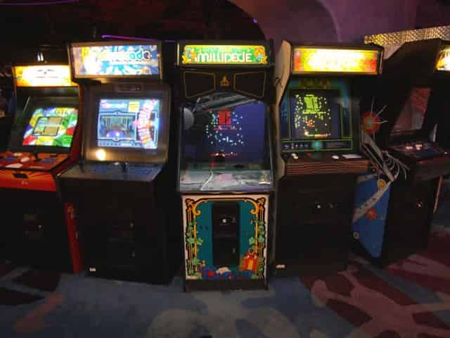 emerald coast con retro arcade