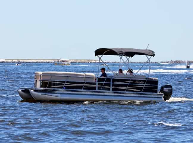 rental pontoon boat in the destin harbor