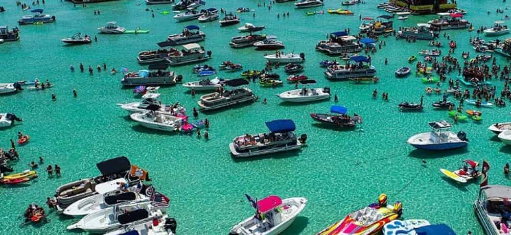 Crab Island Pontoon Rentals vs. Private Captained Charters: What Should You Actually Book?