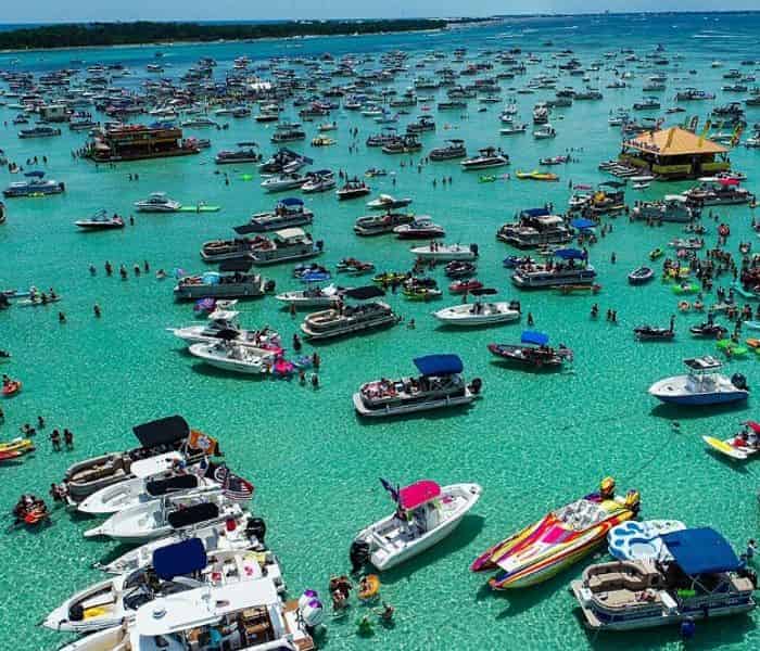 Crab Island Pontoon Rentals vs. Private Captained Charters: What Should You Actually Book?
