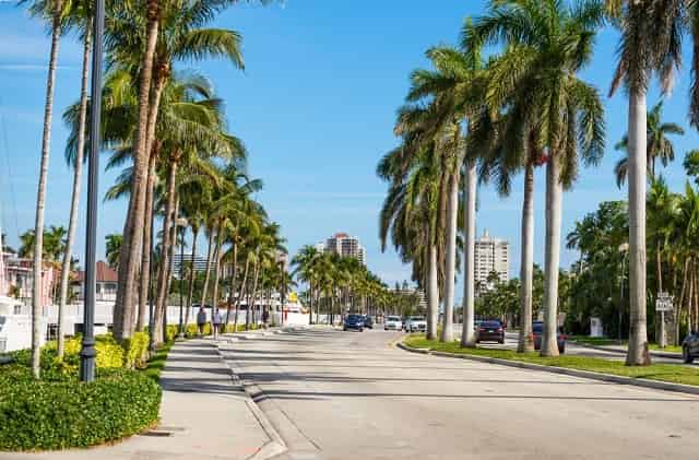 View of Las Olas Boulevard in Fort Lauderdale