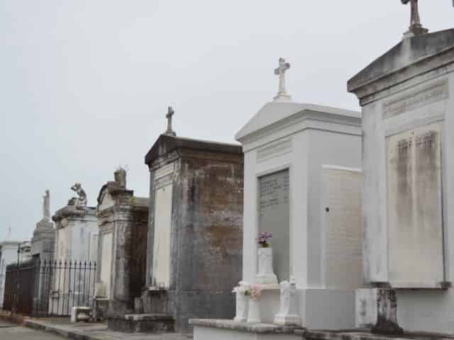 beautiful cemetery in new orleans