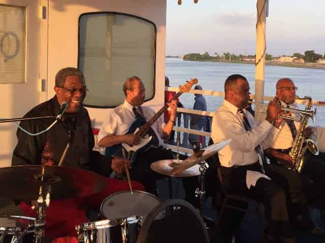creole queen riverboat cruise jazz band performing