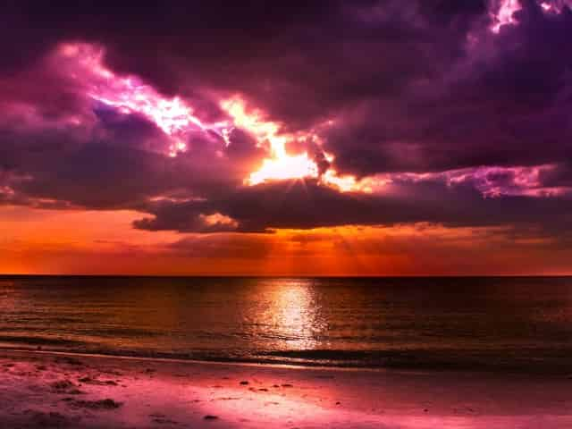  beau coucher de soleil à st pete beach en Floride 