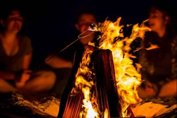 Beach bonfire What do locals do in Destin FL? [ANSWERED]