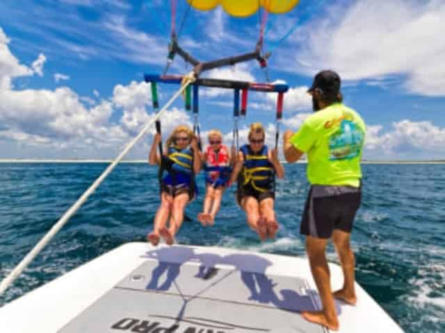 parasailing in destin