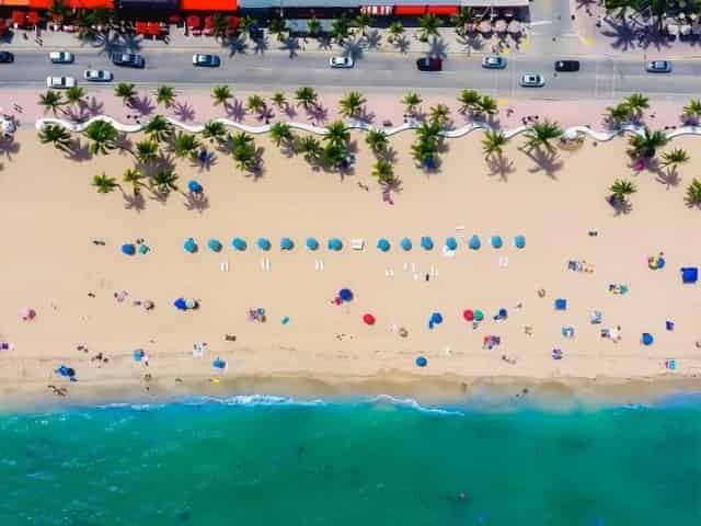 scenic shoreline of Fort Lauderdale Beach