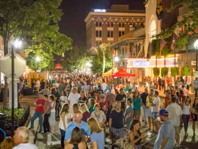 Your Guide To Downtown Pensacola Nightlife