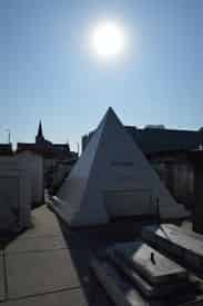 Saint Louis Cemetery #1 Small Group Tour