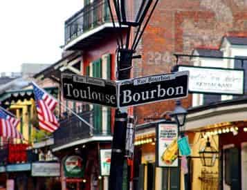 NOLA Drunken History Walking Tour