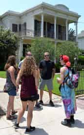 Gardens & Graveyards - Garden District & Cemetery Walking Tour