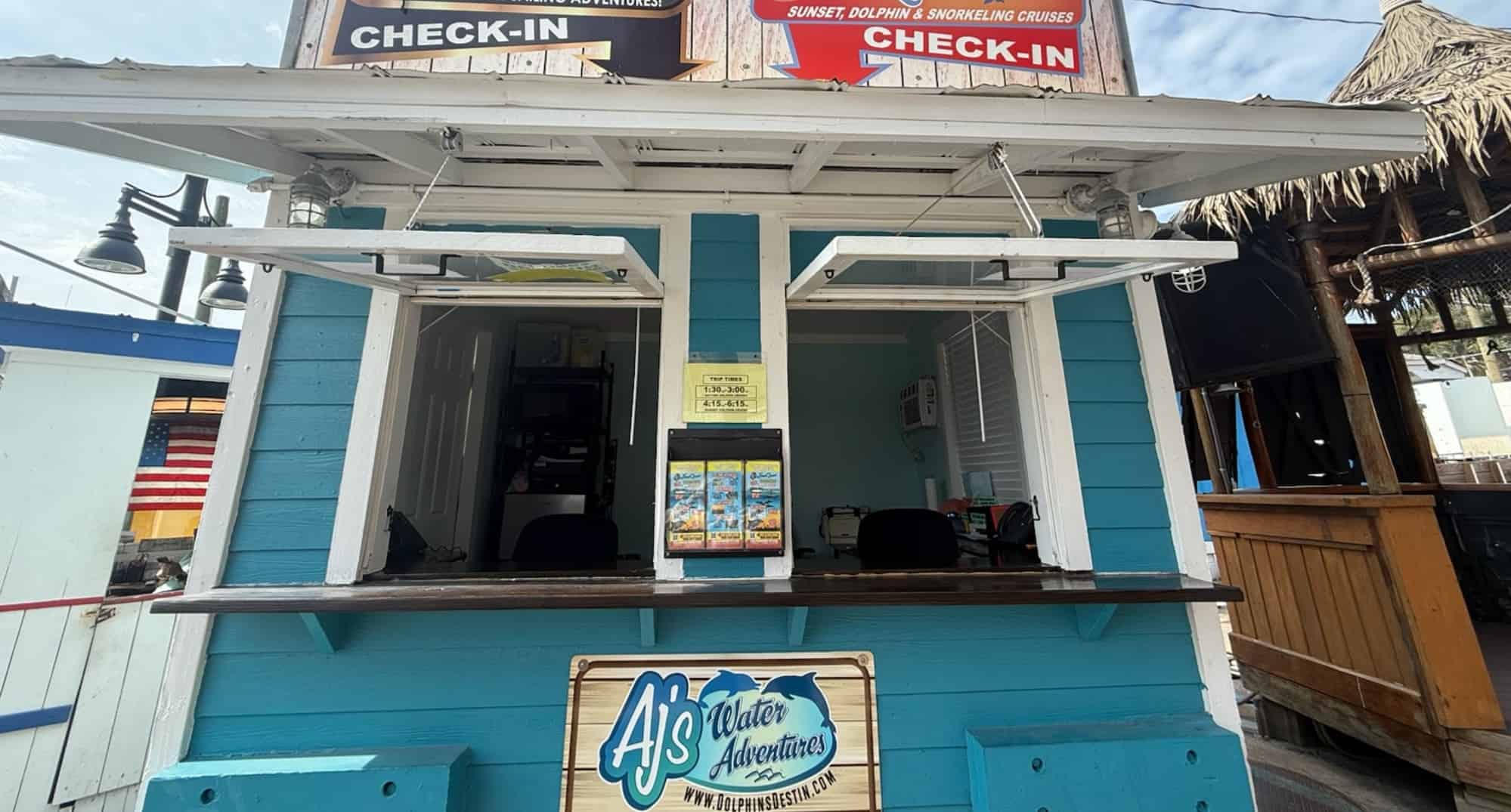 SeaQuest-Snorkeling-and-Dolphin-Adventure-in-Destin