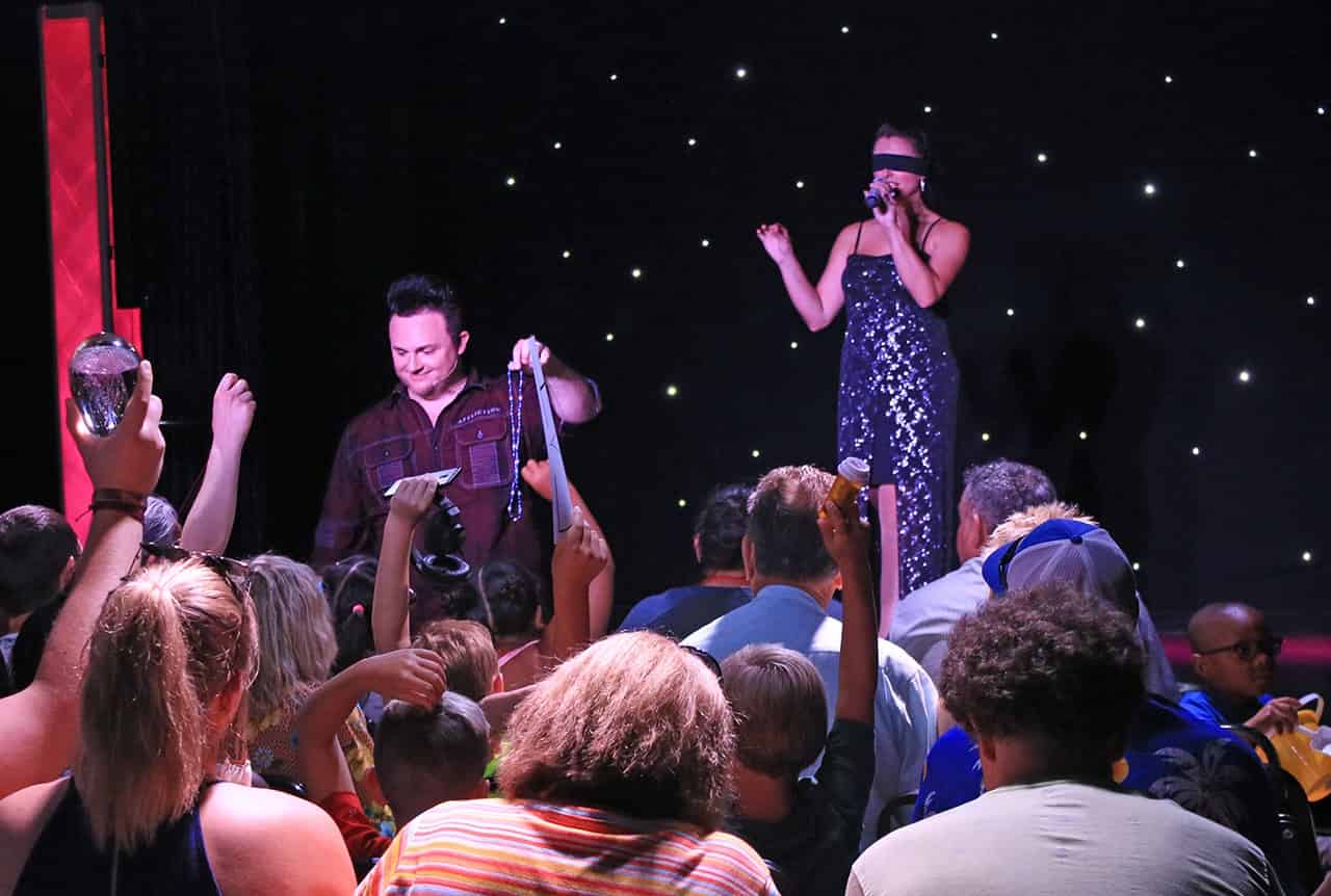 MAXIMUM-MAGIC-Theater-Featuring-Noah-and-Heather-Wells