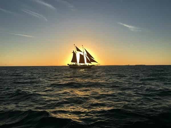 Sunset-Sail-on-Schooner-Jolly-II-Rover