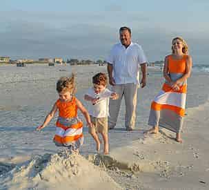 Family Vacation Portraits with Tropical Focus Photography