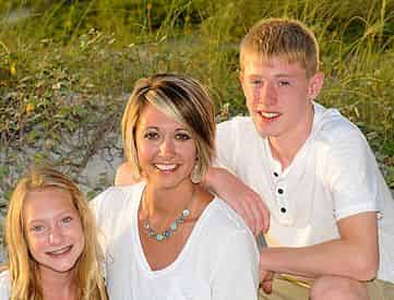 Family Vacation Portraits with Tropical Focus Photography