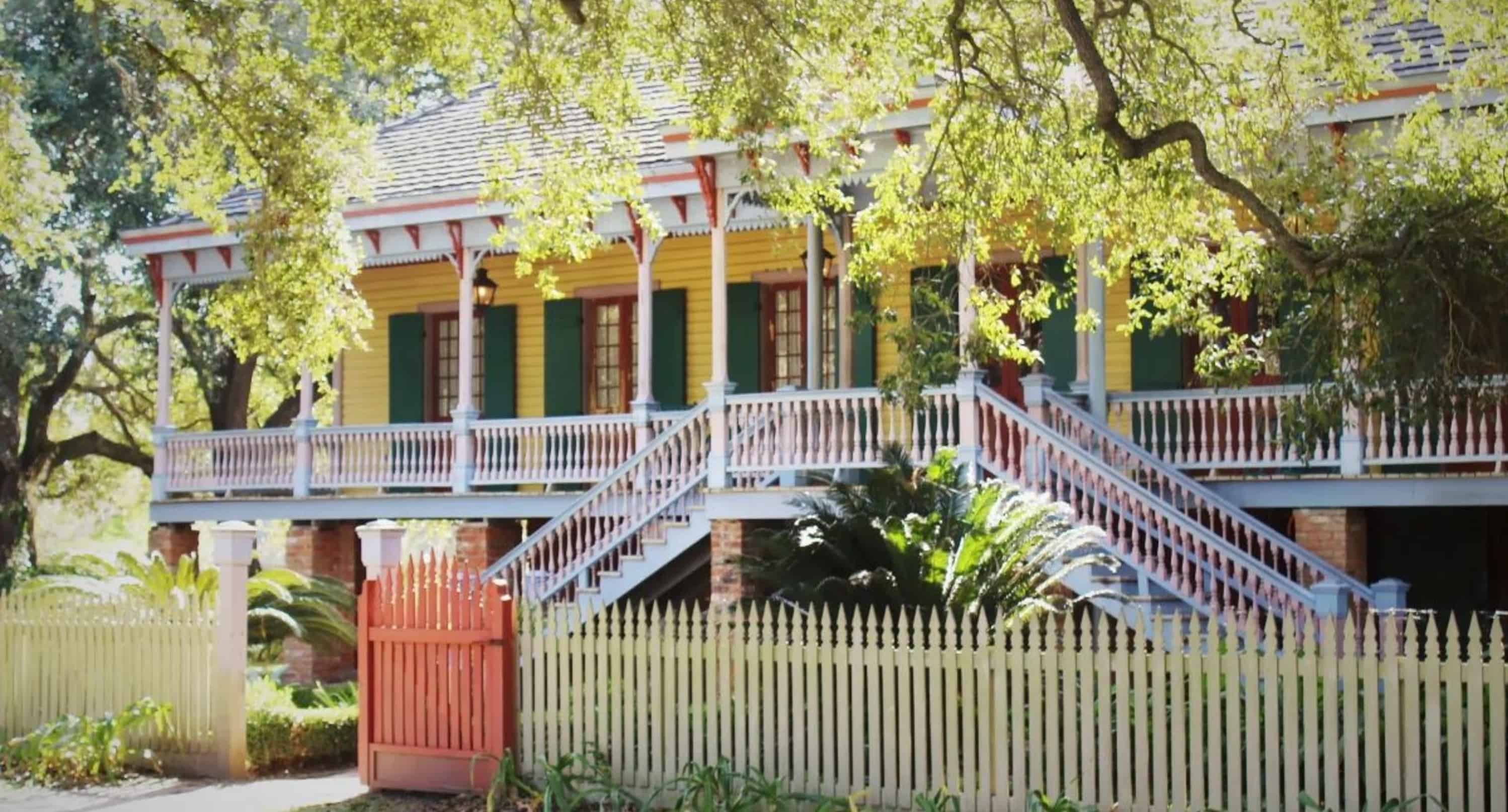 Oak-Alley-and-Laura-Plantation-Combo-Tour-From-New-Orleans