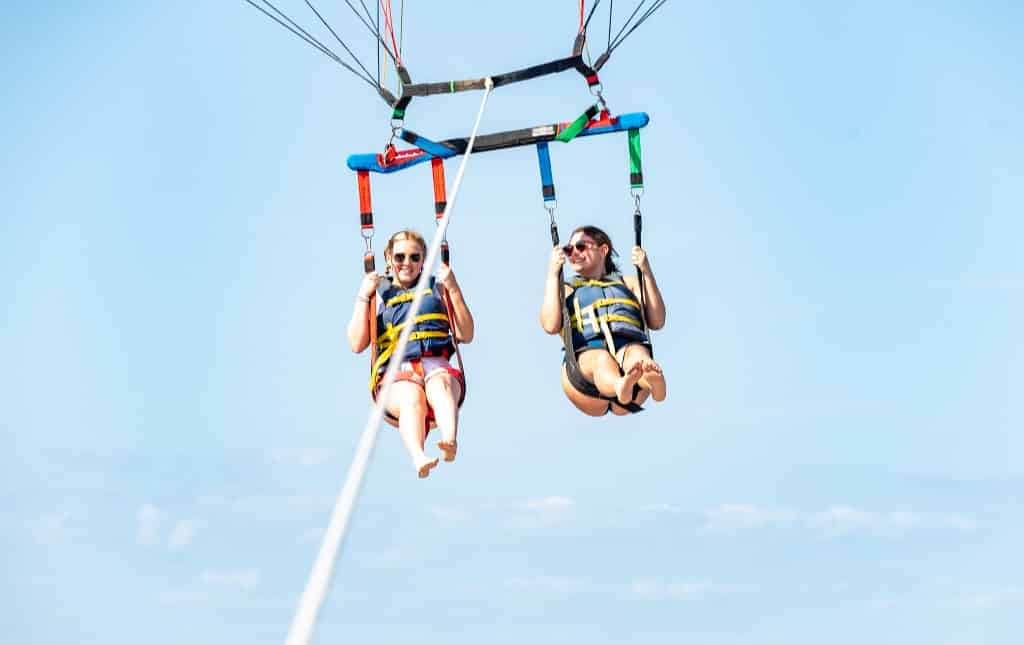 Wet-N-Wild-Watersports-Parasailing